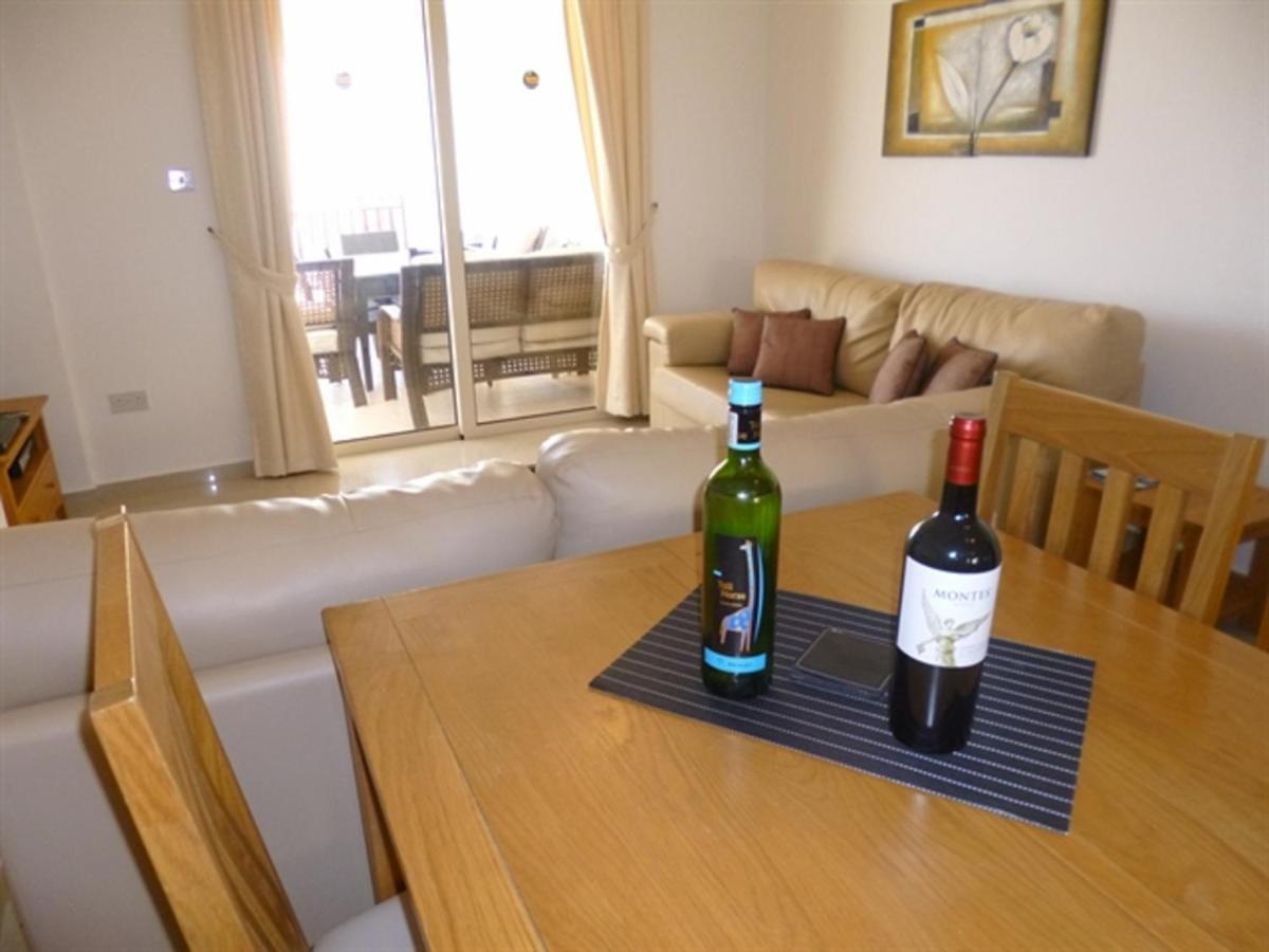 First Floor 2 Bedroom Apartment, Large Balcony, Amazing Sea Views, Communal Pool Pegeia Eksteriør billede
